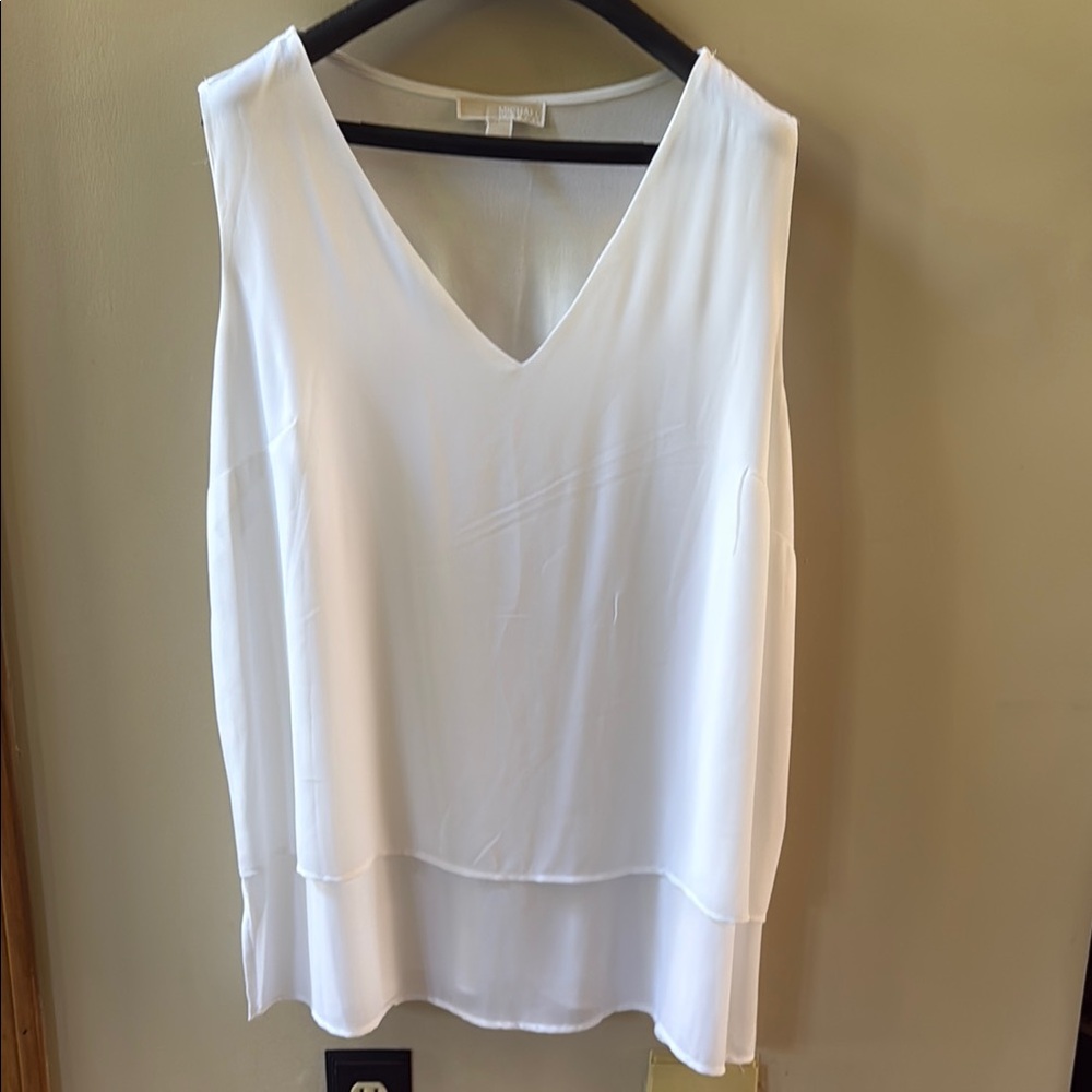 Never Worn Michael Kors 1x Elegant White Sleeveless Top